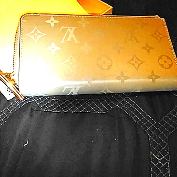 Louis Vuitton Monogram Titanium Canvas Cosmos Wallet M63237 2018 - Picture 3 of 4
